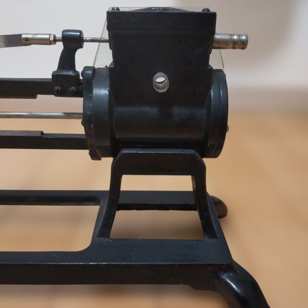 謎の金属製の品物①