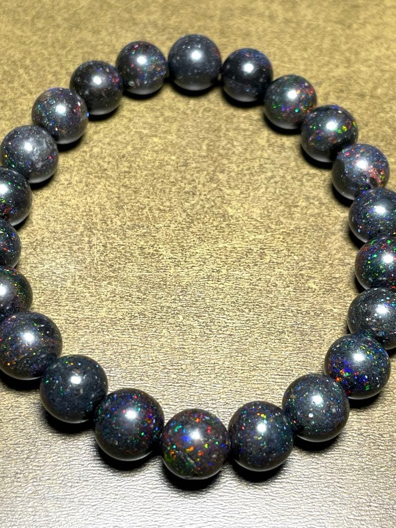 【新入荷】超高品質　ブラックマトリックスオパールブレス8.5㎜（新品未使用）虹色