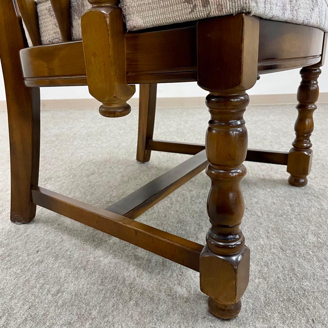 【カリモク】\"コロニアル\"CC3400 肘付食堂椅子 No.3