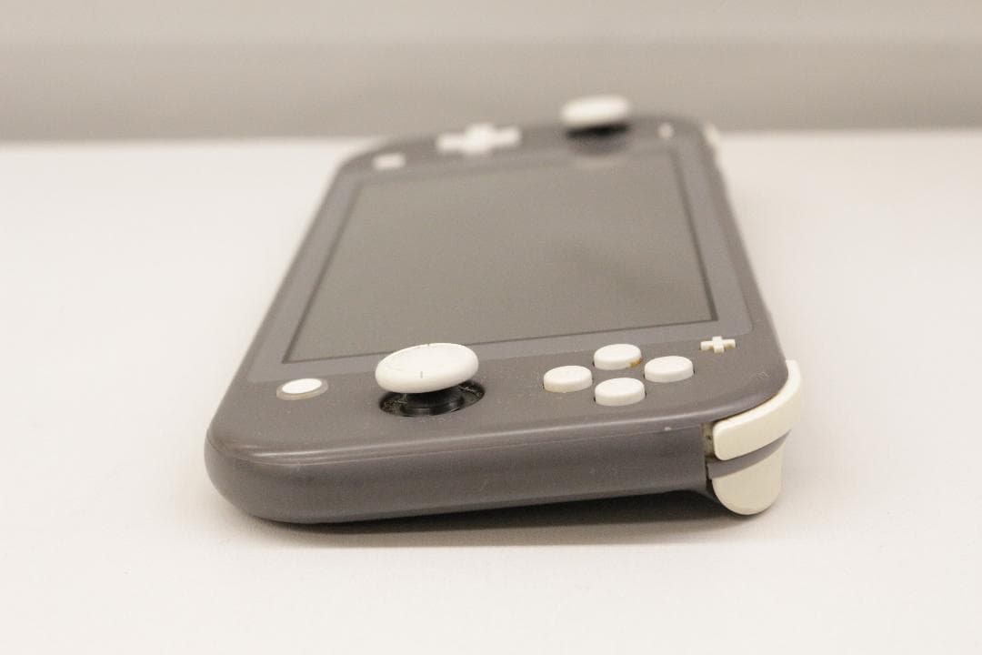 Nintendo　SwitchLite　グレー　ＨＤＨ－００１