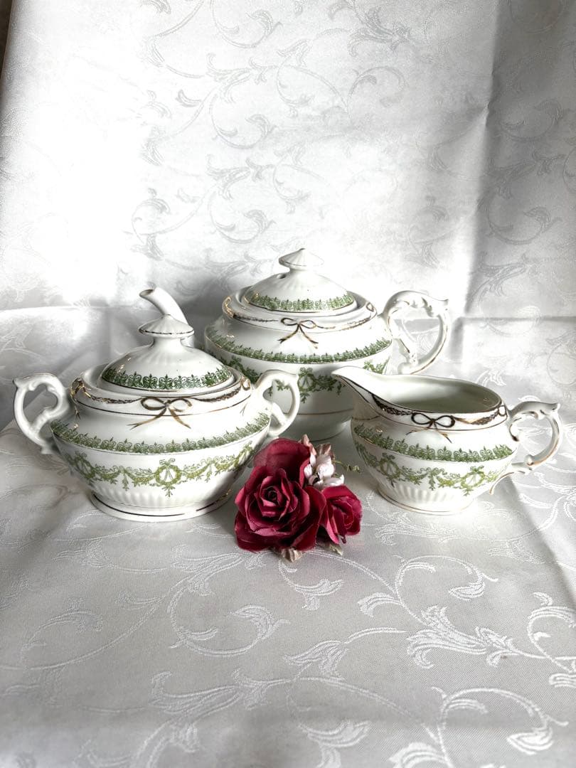 フランスアンティーク　金彩　リボン&フラワーリース　ティーセット　ボンボニエール