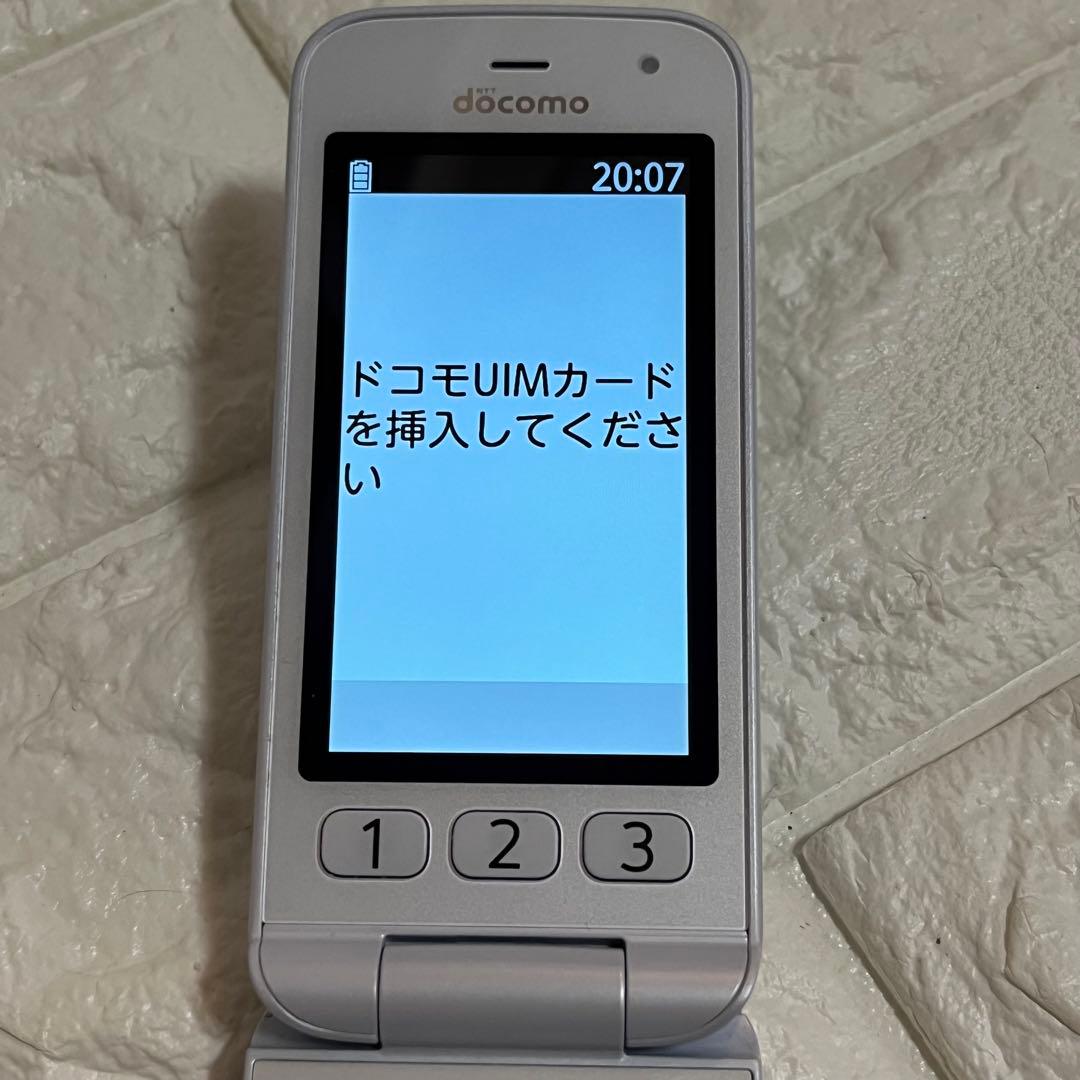 【極美品】NTTドコモ 富士通 らくらくホン F-01M ホワイト docomo