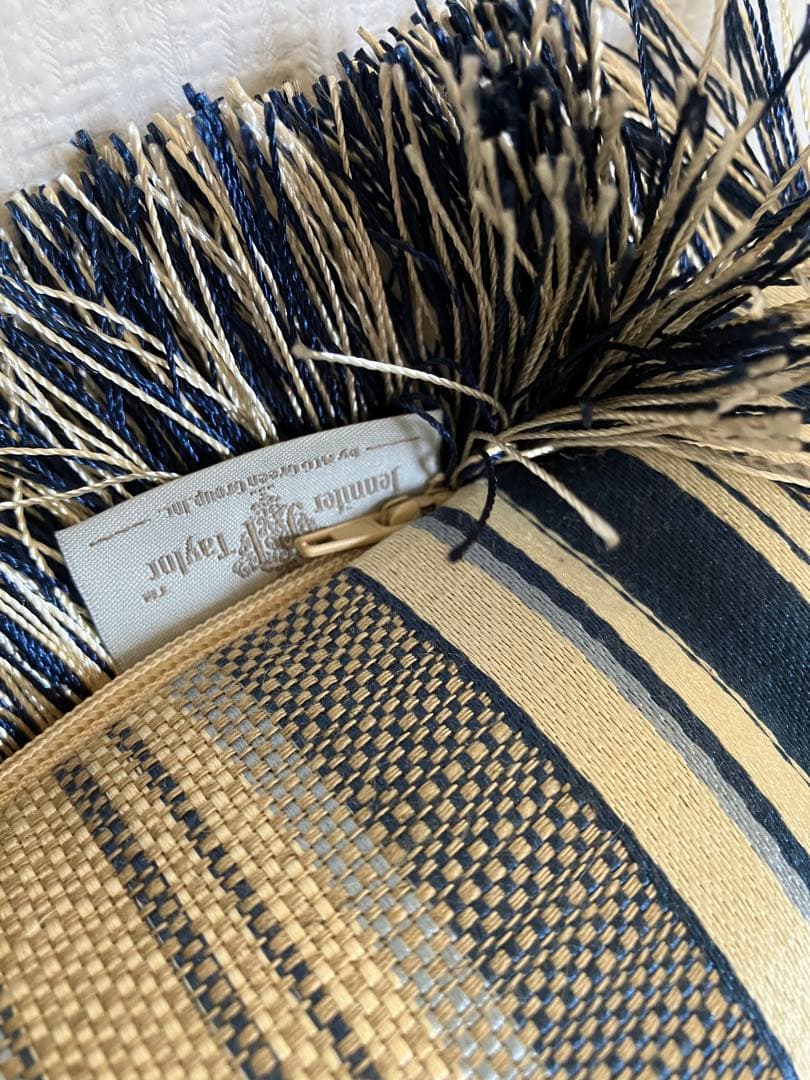 ジェニファーテイラー 収納付スツール＋フリンジクッション