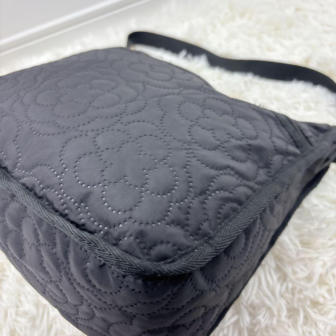 LeSportsac レスポートサック キルティング花柄 ショルダーバッグ 黒