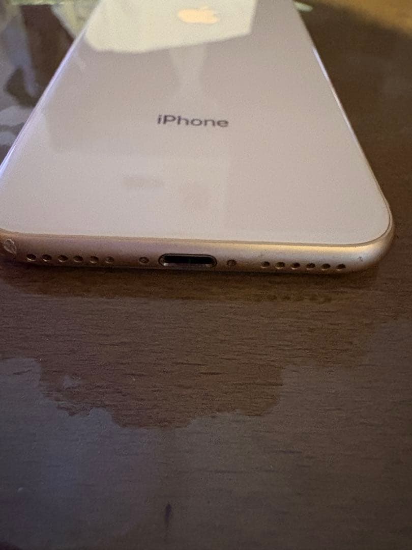 iPhone8 ゴールド 画面一部白飛び