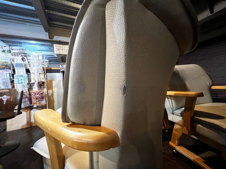 回転式キャスター付き椅子【販売価格は6000円　さいたま市内の方お届けします】