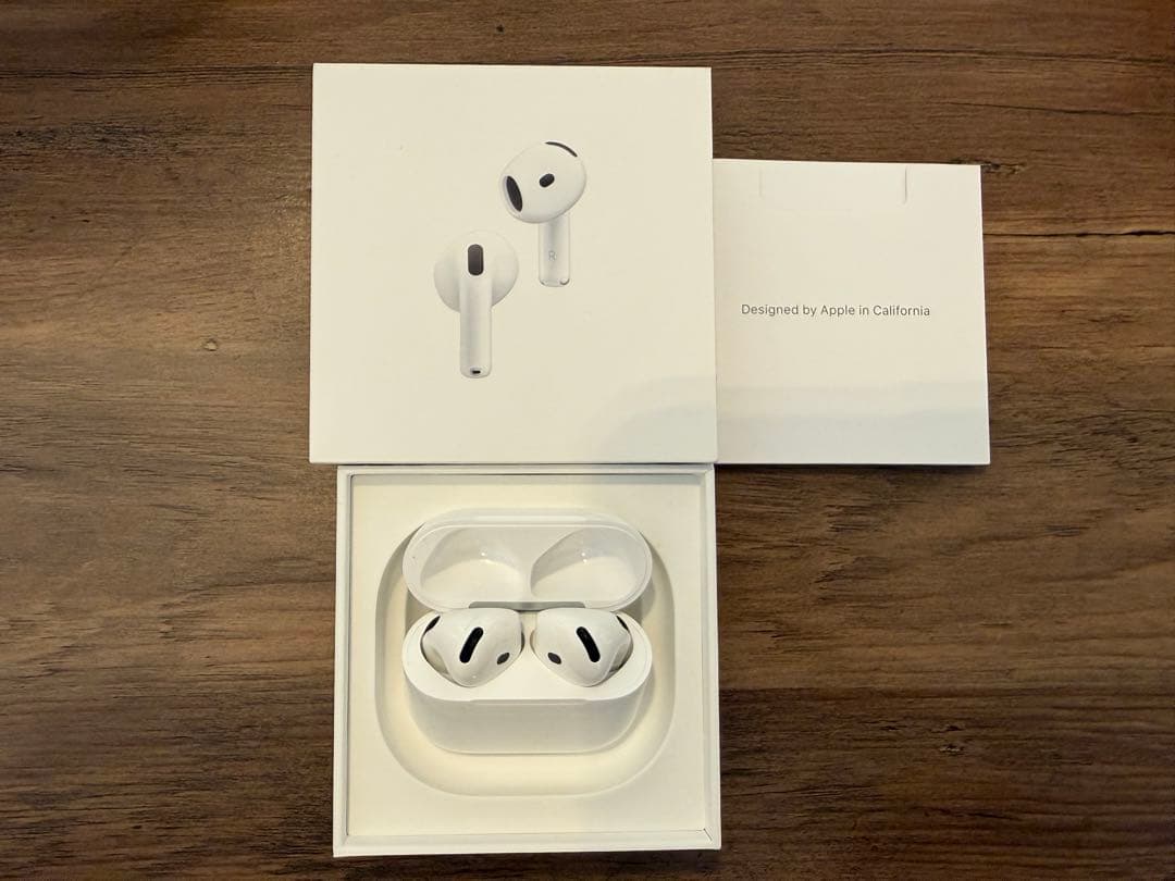 AirPods4 ノイズキャンセリング付　本体 ホワイト 充電ケース付き