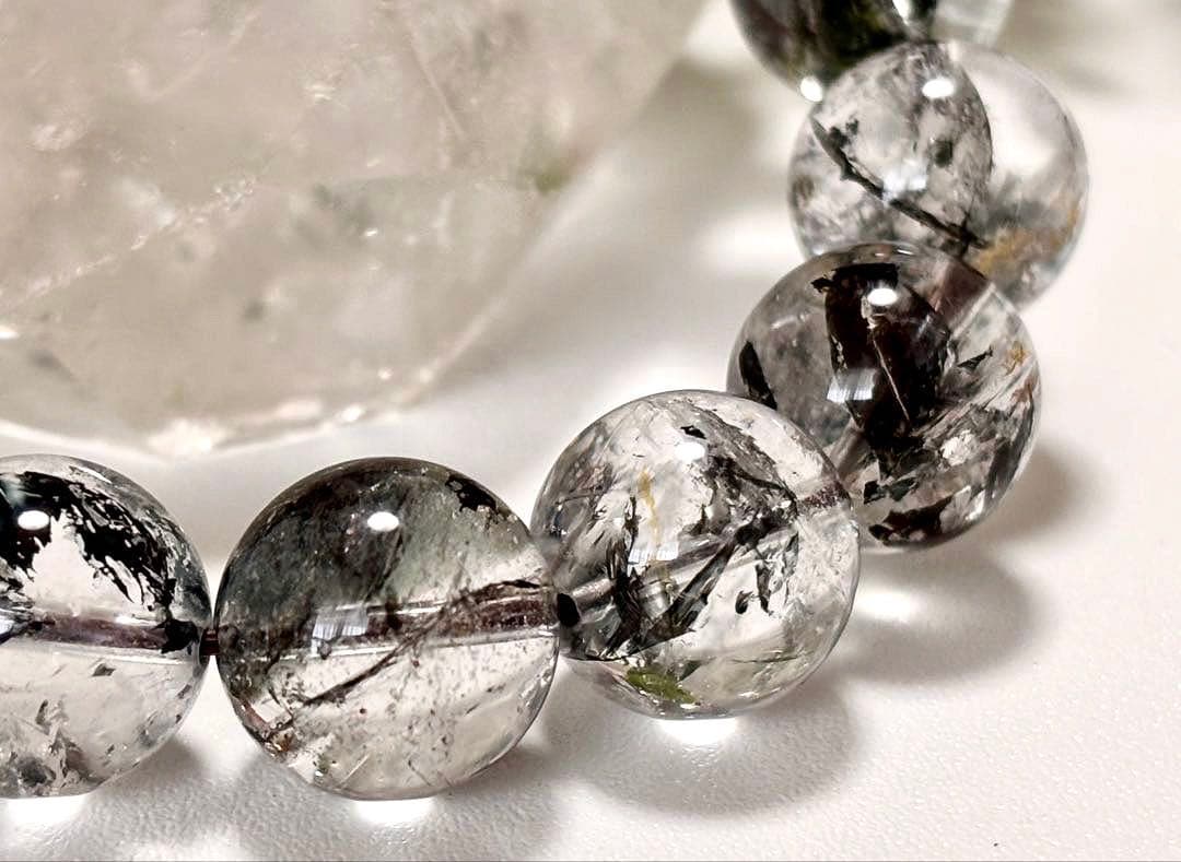 究極品質　光を纏いし神の聖石　ガネッシュヒマール産　虹のブラックエレスチャル