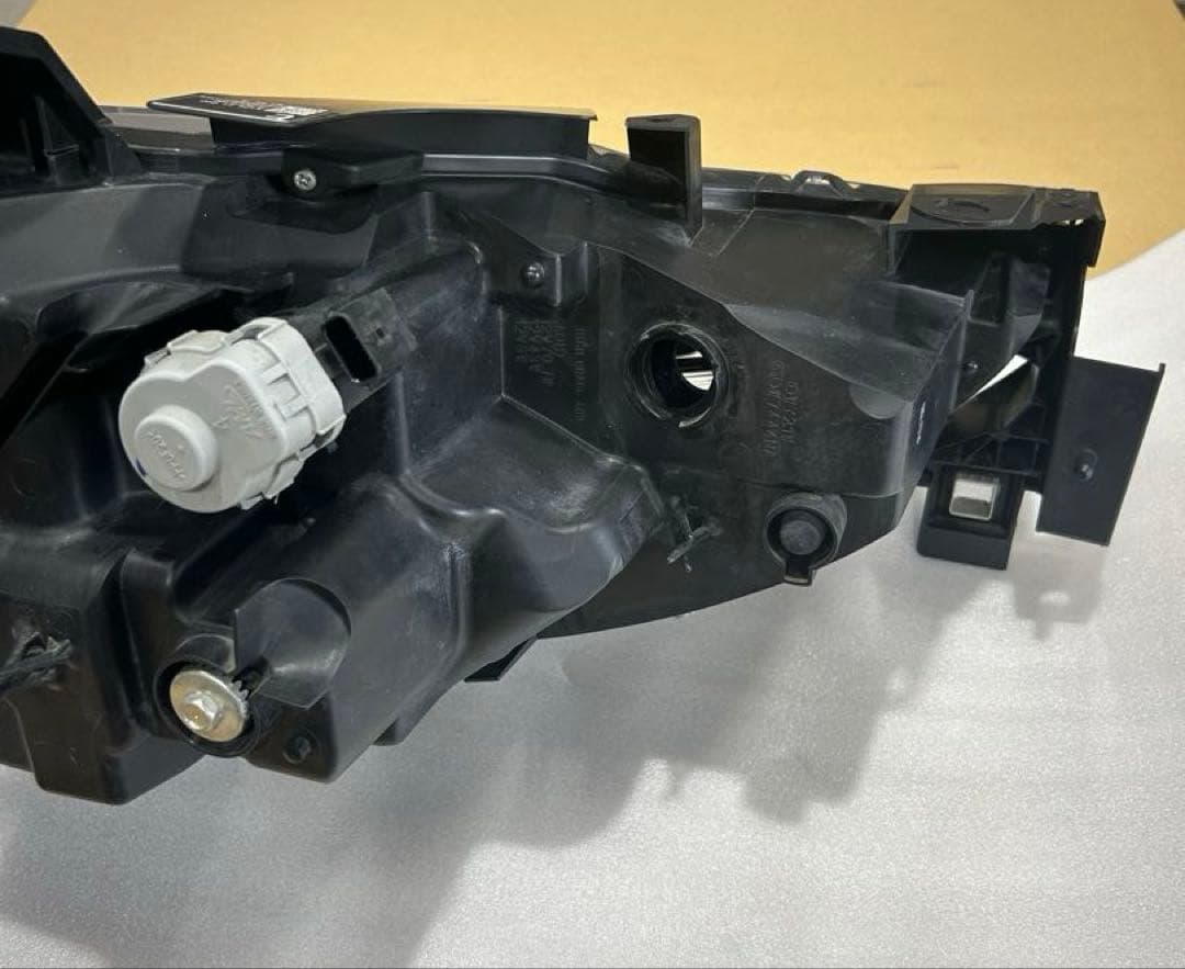 マツダ　CX-8 左ヘッドライト