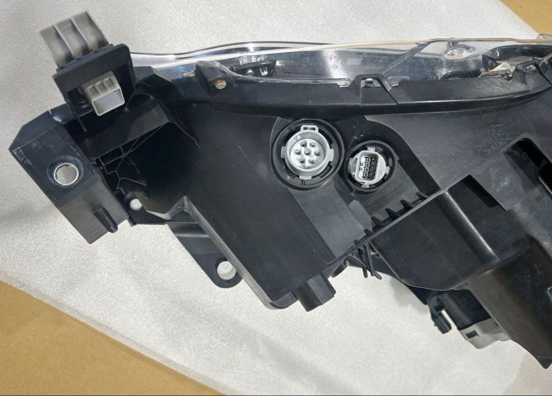 マツダ　CX-8 左ヘッドライト