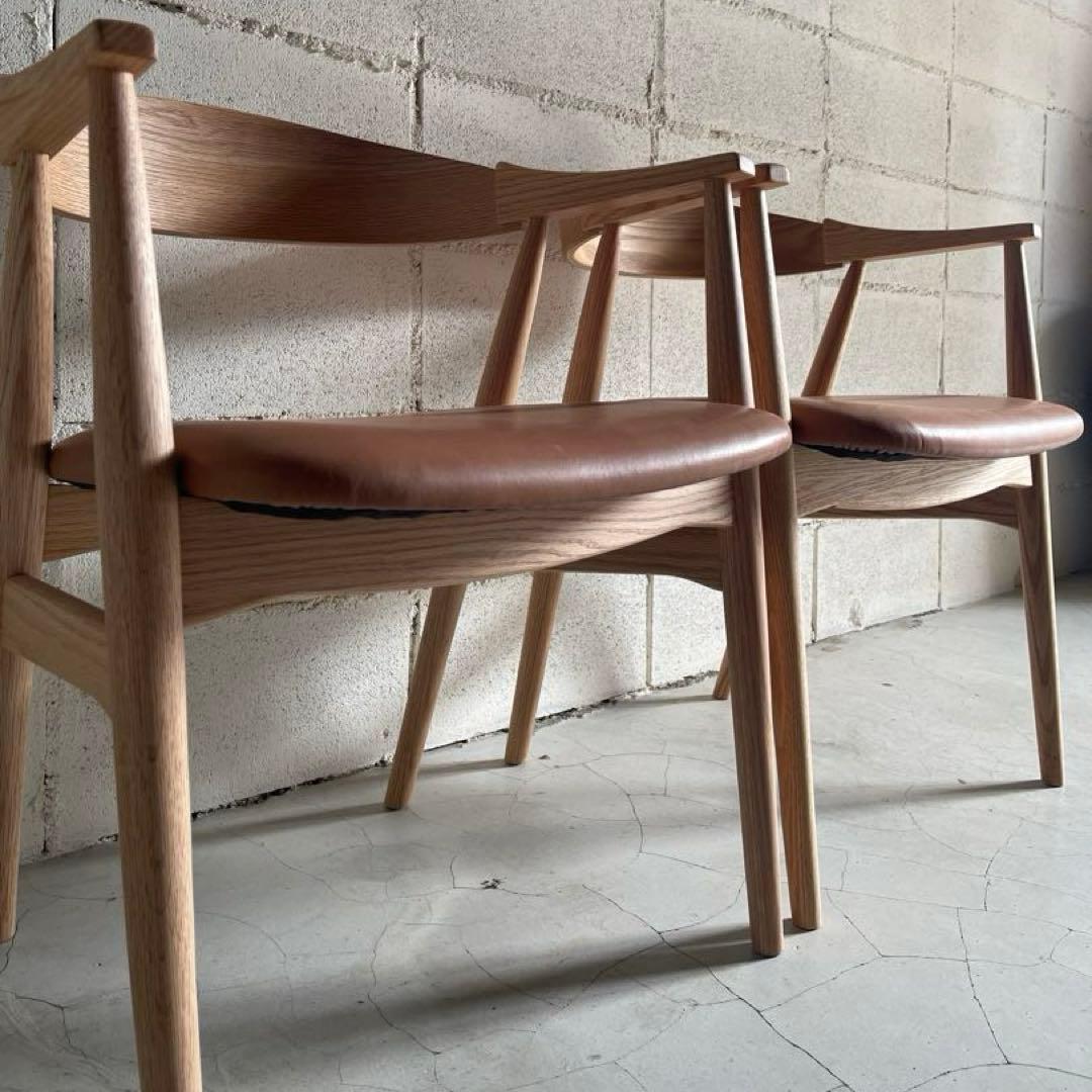 美品　MOMO NATURAL ダイニングチェア　本革　２点セット　オーク無垢
