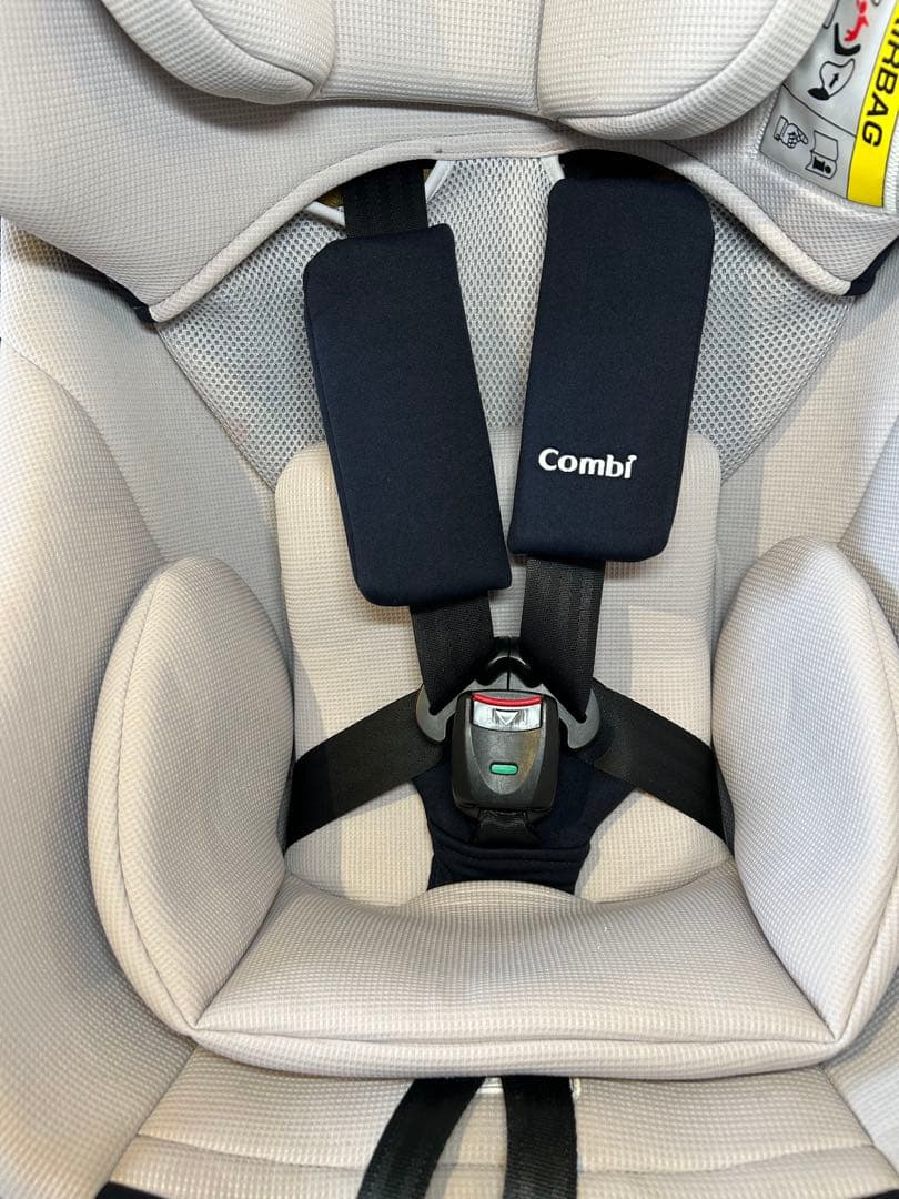 コンビ クルムーヴ スマート Light ISOFIX 新生児 チャイルドシート