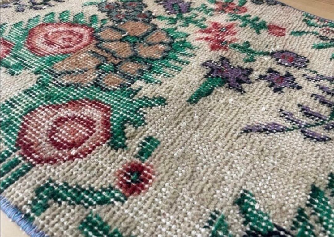 花柄　トルコヴィンテージラグ