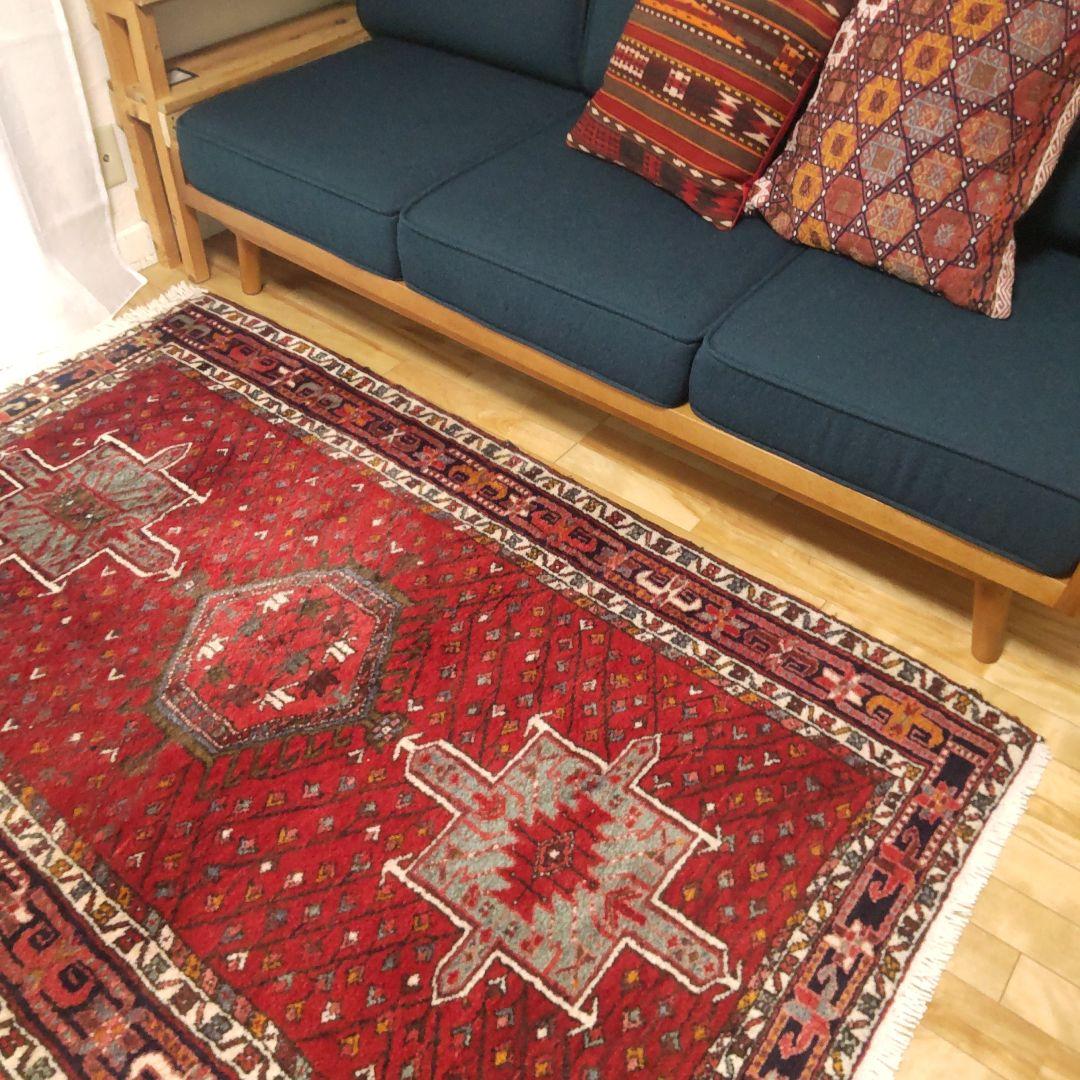 イランのラグ　村の絨毯