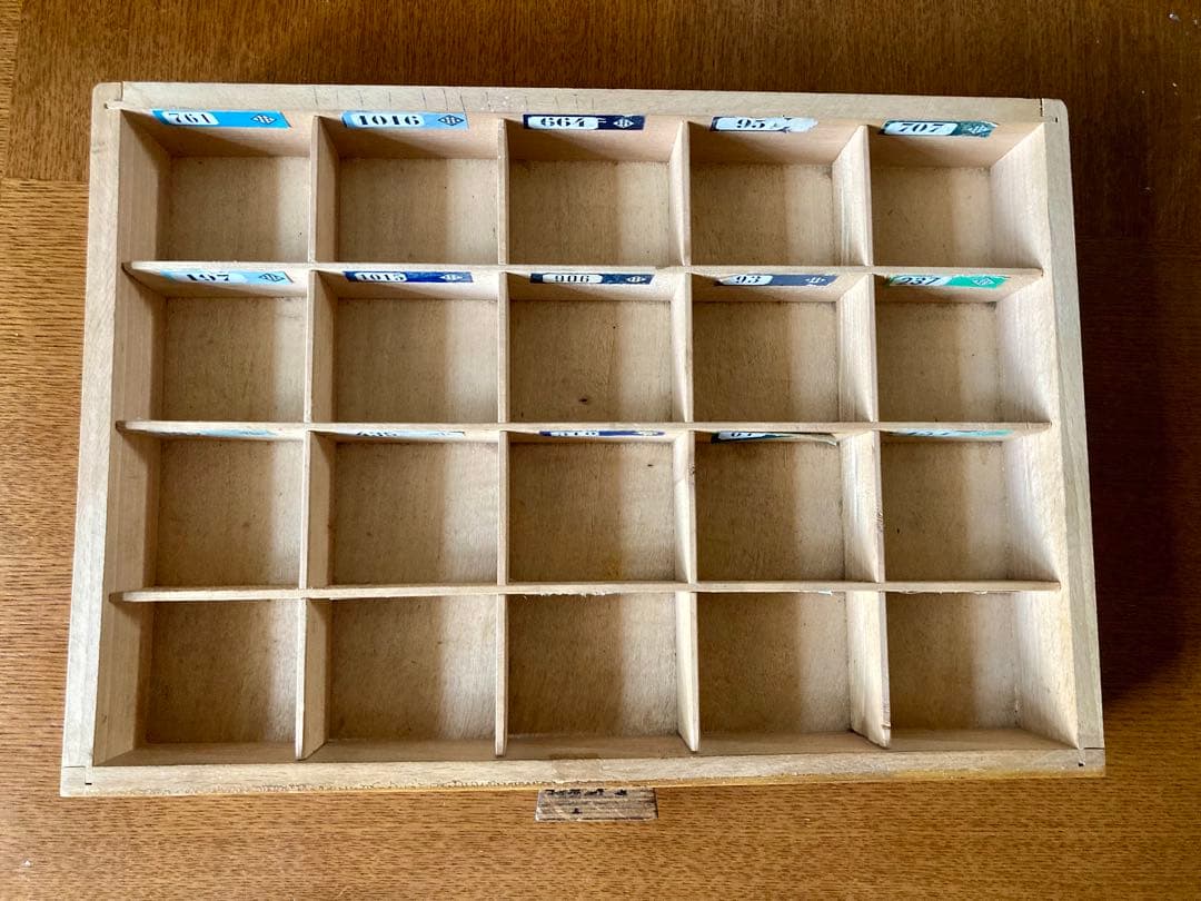 フランス アンティーク ギッターマン ソーイングキャビネット糸巻ディスプレイ什器