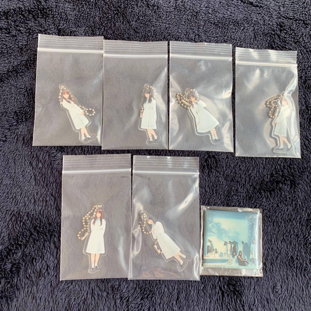 乃木坂46、欅坂46、日向坂46 CD、生写真、缶バッジetcまとめ売り