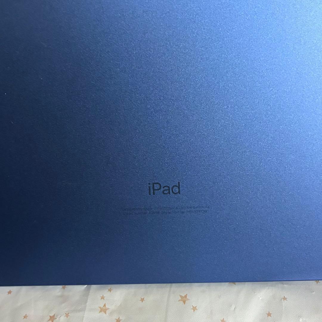iPad第10世代　本体 ブルー　ケース付き
