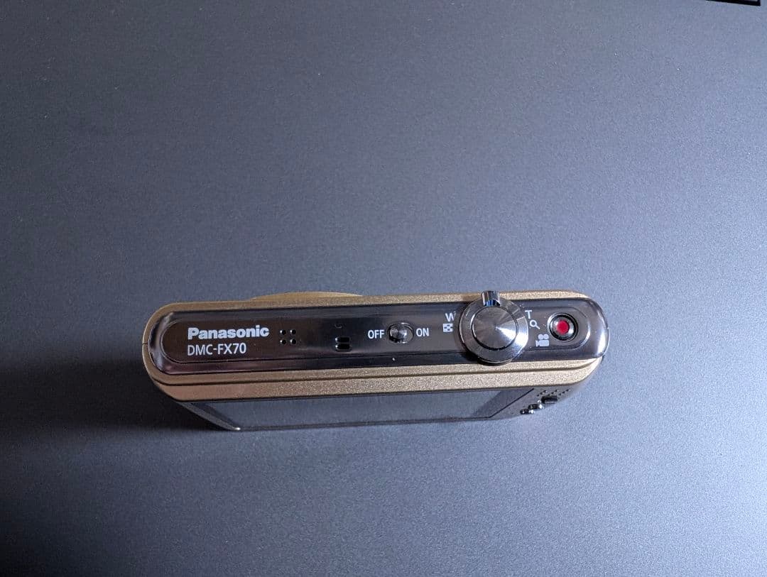 Panasonic LUMIX DMC-FX70 動作品・充電器・バッテリー付