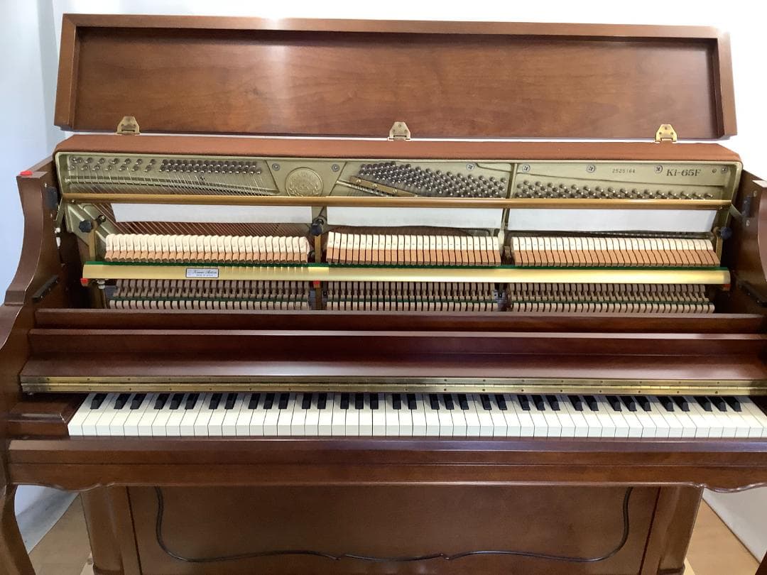 ★61414【アップライトピアノ】KAWAI　Ki65F