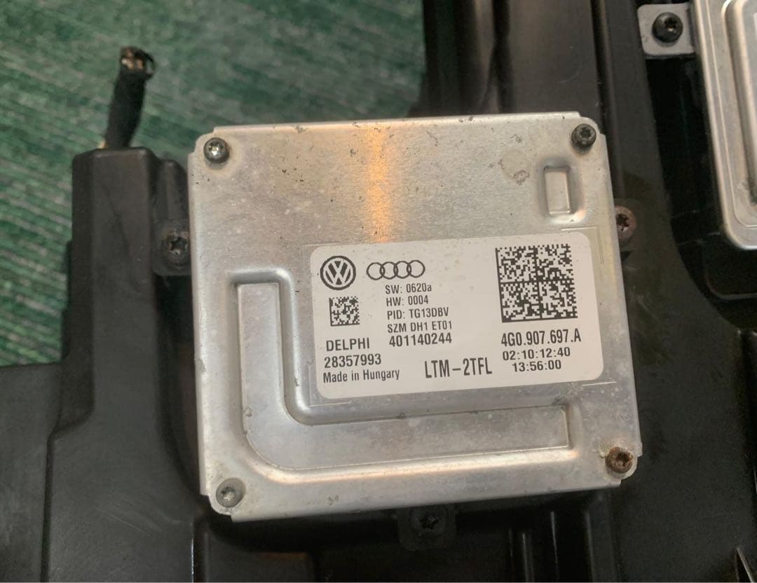 VW フォルクスワーゲン シャラン 2012 ヘッドライトセット