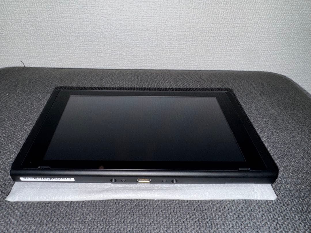 Nintendo Switch 本体 + Joy-Con