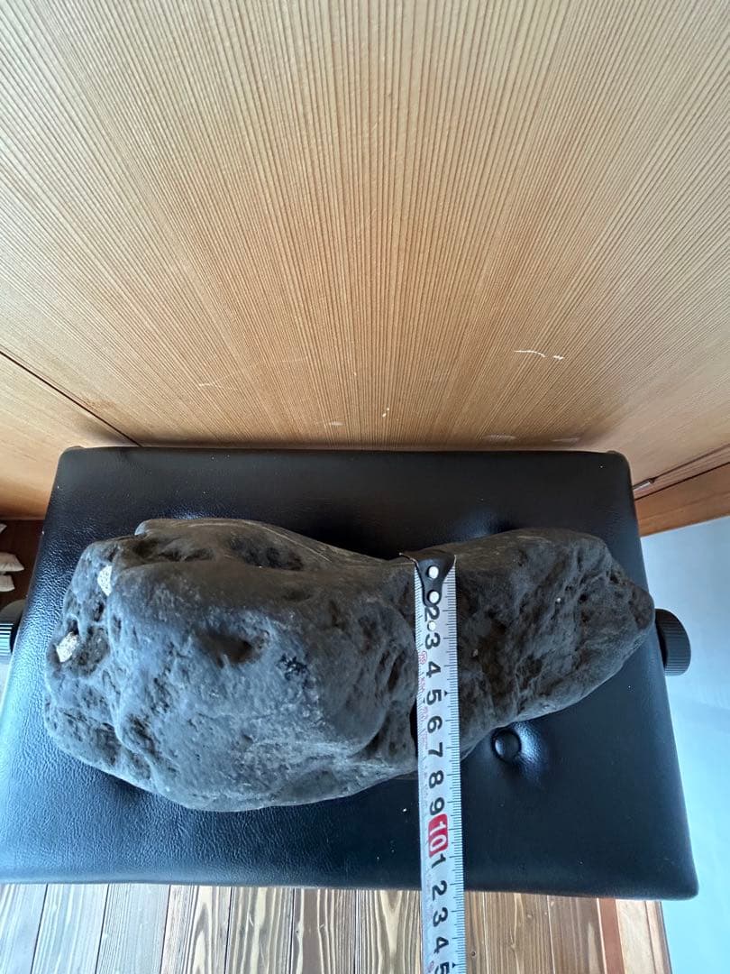 新潟県南魚沼市　水無川産　八海石　うぶ石　今後なかなか出て来ない一石です！