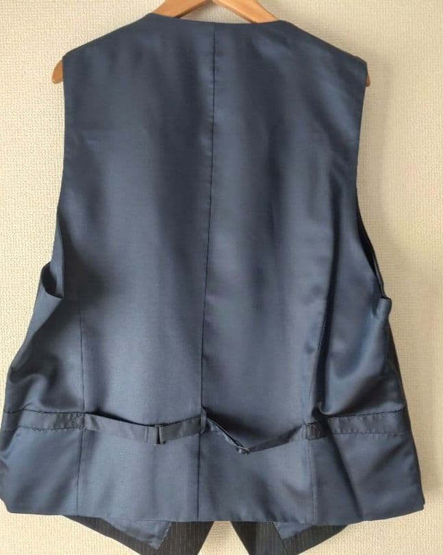 ★【未使用】ビジネススーツ 　3ピース　ストライプ　ネイビー　BB7