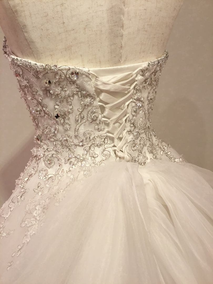 に*ぶ様 YNS WEDDING エレガント華やか　プリンセスラインドレス