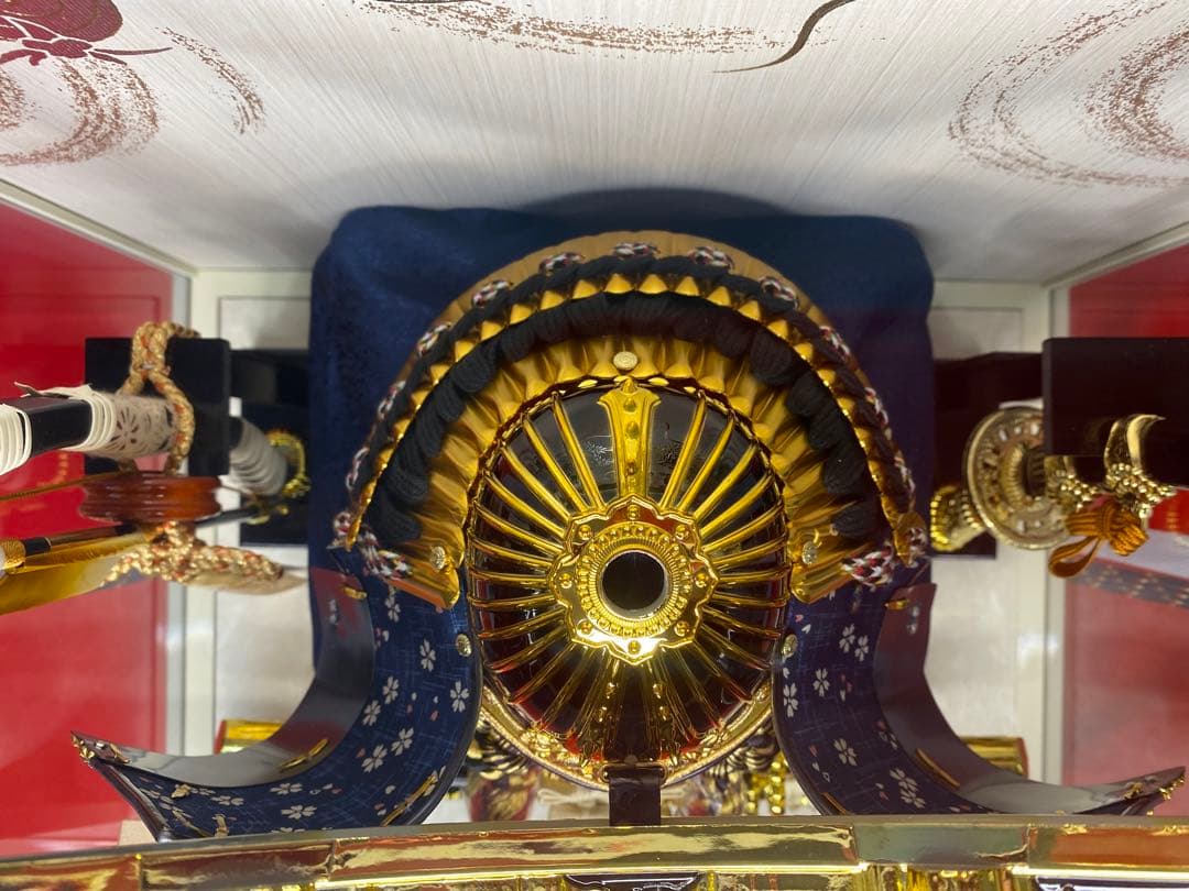 伊達政宗　東京久月　五月人形　家紋付き兜飾り　白塗りガラスケース入