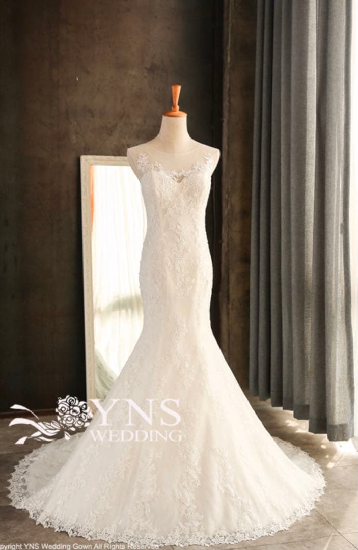 ホワイト レース ウェディングドレス　マーメイド