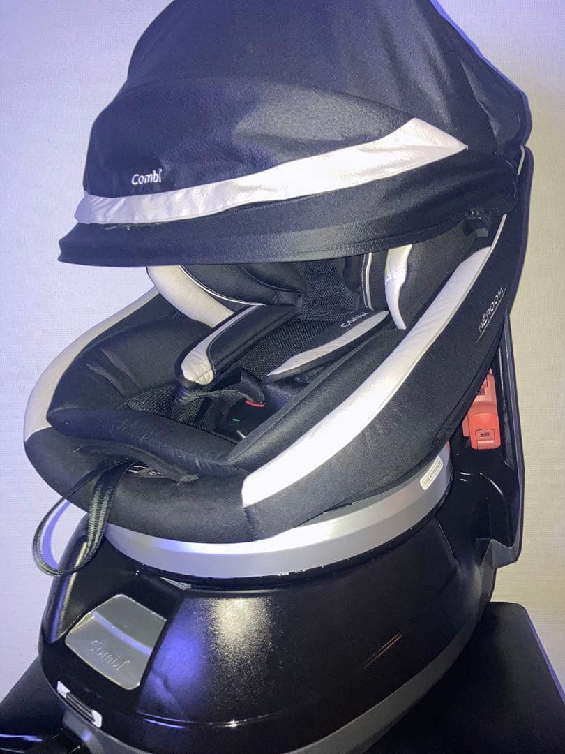 コンビ⭐️ネルーム【高級】エッグショック クリーニング済みチャイルドシート