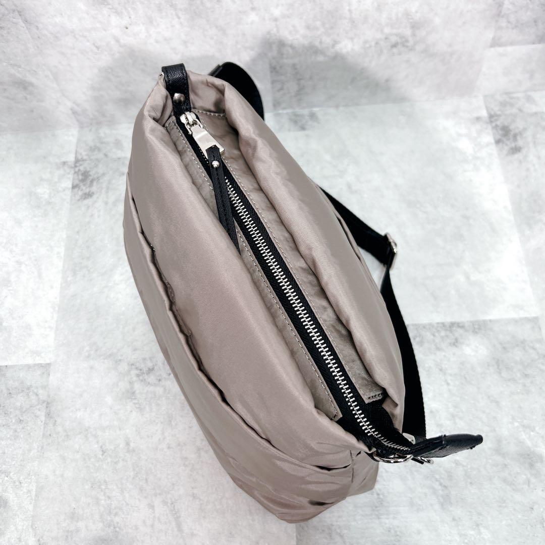 【極美品】le camouflage tribe ショルダーバッグ ナイロン