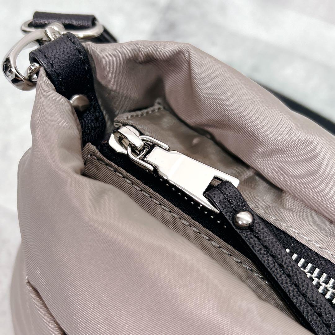 【極美品】le camouflage tribe ショルダーバッグ ナイロン