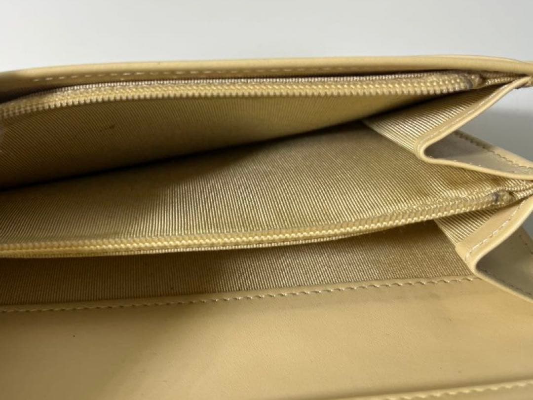 CHANEL シャネル　キャビアスキン　マトラッセ　二つ折り　財布　シール　G