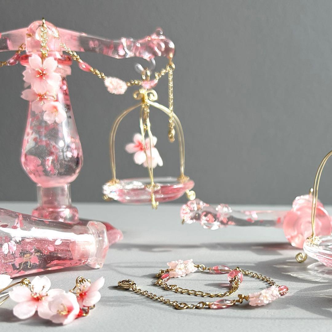 桜の天秤　　桜モチーフアクセサリー付き　水晶付　オブジェ　置物　さくら　桜