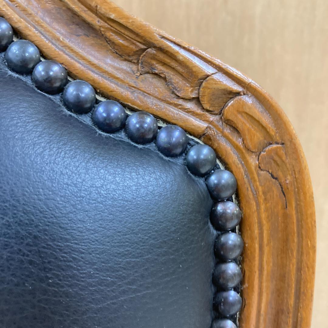 アンティーク調　革製　ダイニングチェア　猫脚　クラシック　鋲打ち　B