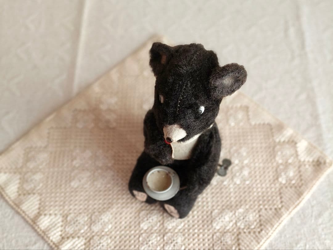 【꒰•̫͡•ོ꒱Chouさま】antique toy ❀ ミルクが好きなクマさん