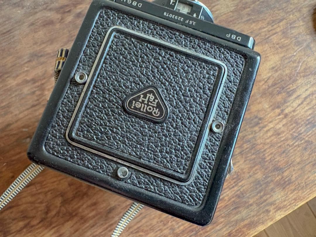 値下依頼お断り　ローライフレックス　プラナー７５ミリ　F3.5　実働品　機関良好