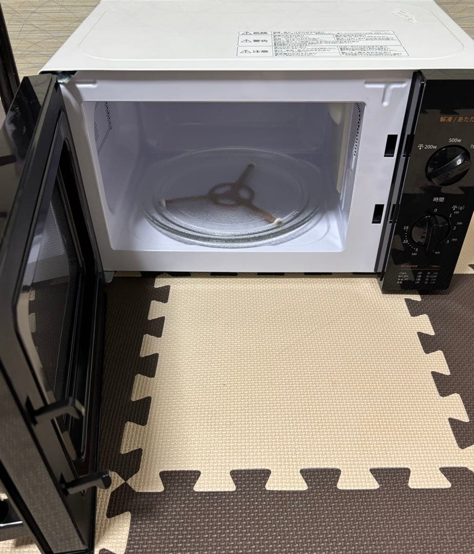電子レンジ 2023年製 comfee 極美品 . (95% new). 黒/白