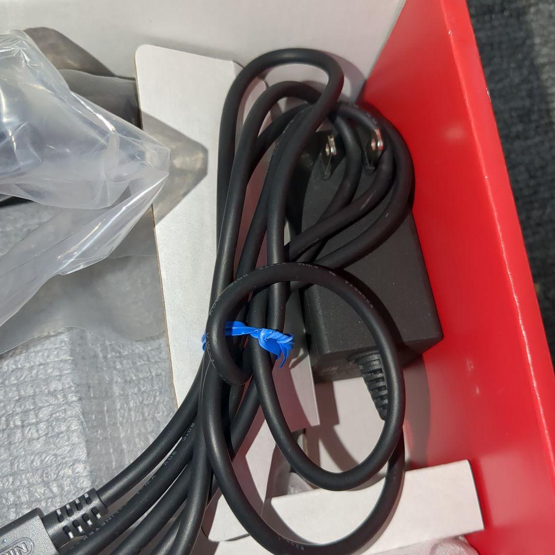 極美品　2024年製 Nintendo Switch バッテリー強化版