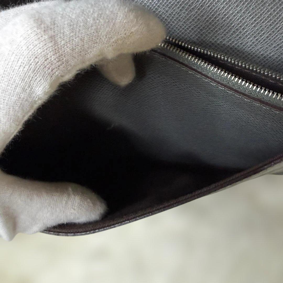 Louis Vuitton ルイヴィトン タイガ セカンドバッグ 正規品