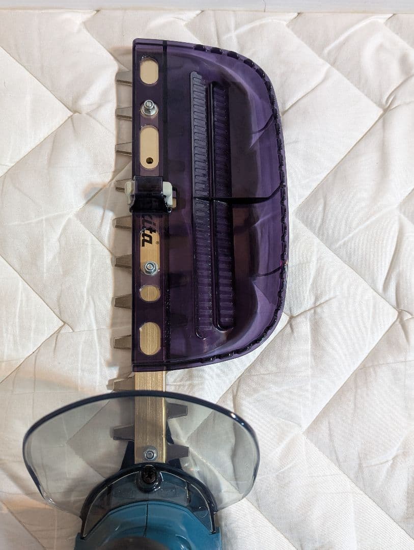 美品！マキタ ミニ生垣バリカン　MUH267D　18V