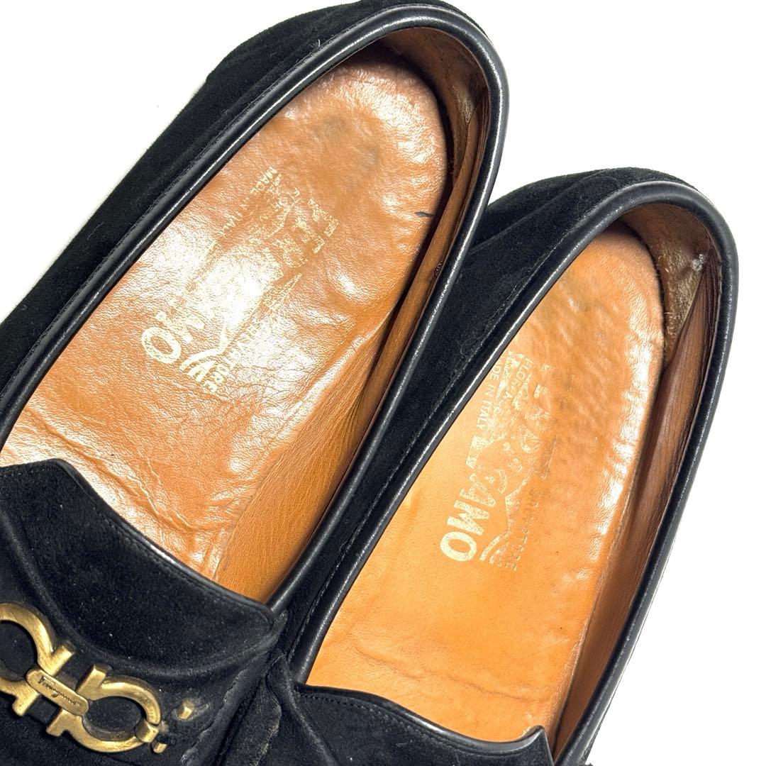 サルヴァトーレフェラガモ ガンチーニ金具 スエード ローファー 黒 9EE 革靴