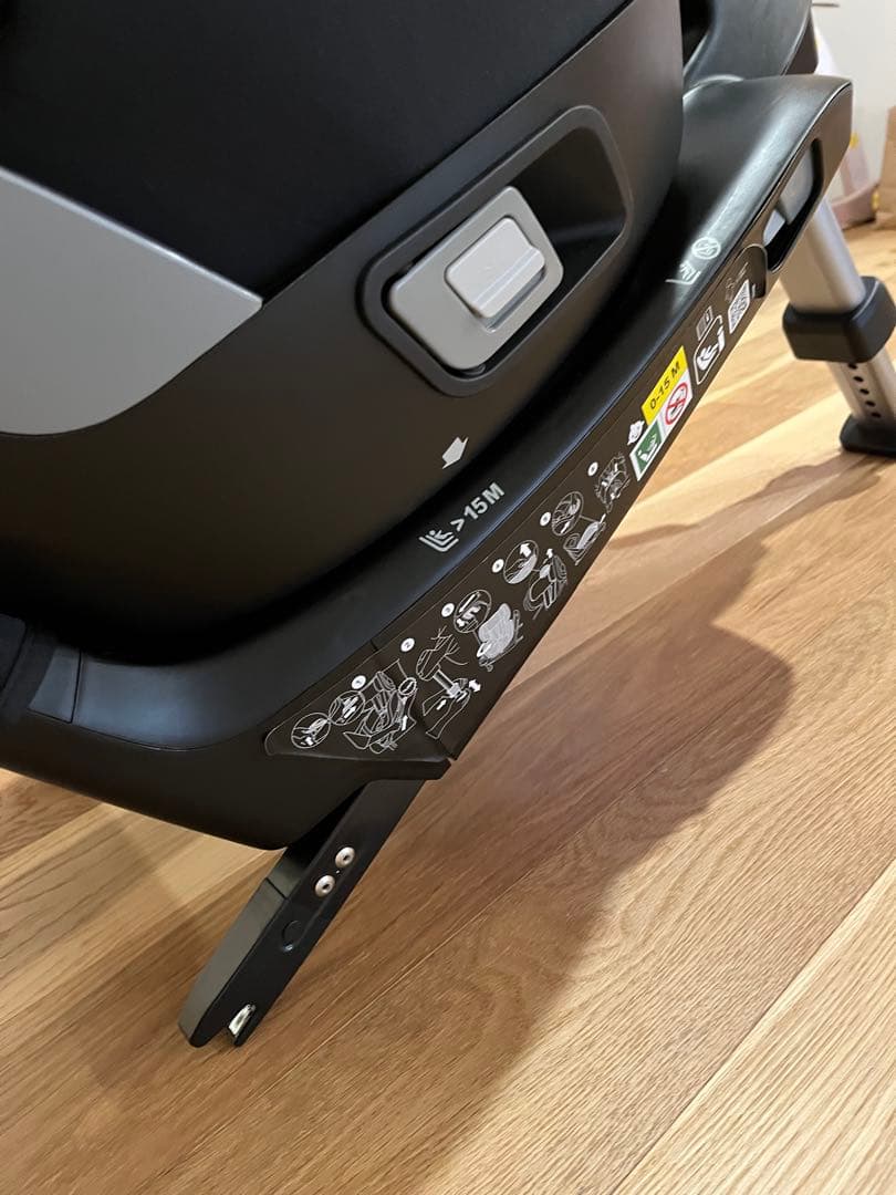 貴重　RECARO salia J ブラック チャイルドシート