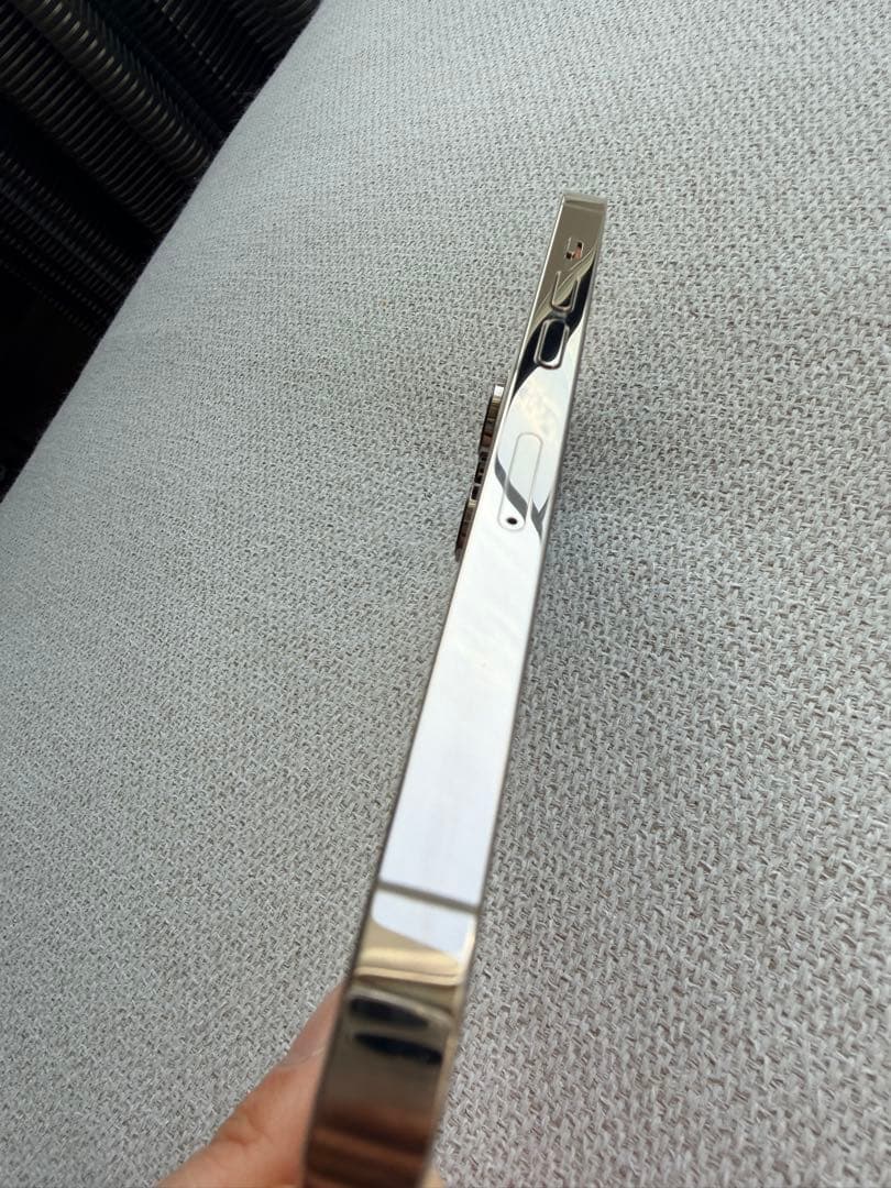 【極美品】Apple iPhone 14 Pro 1TB ゴールド 本体