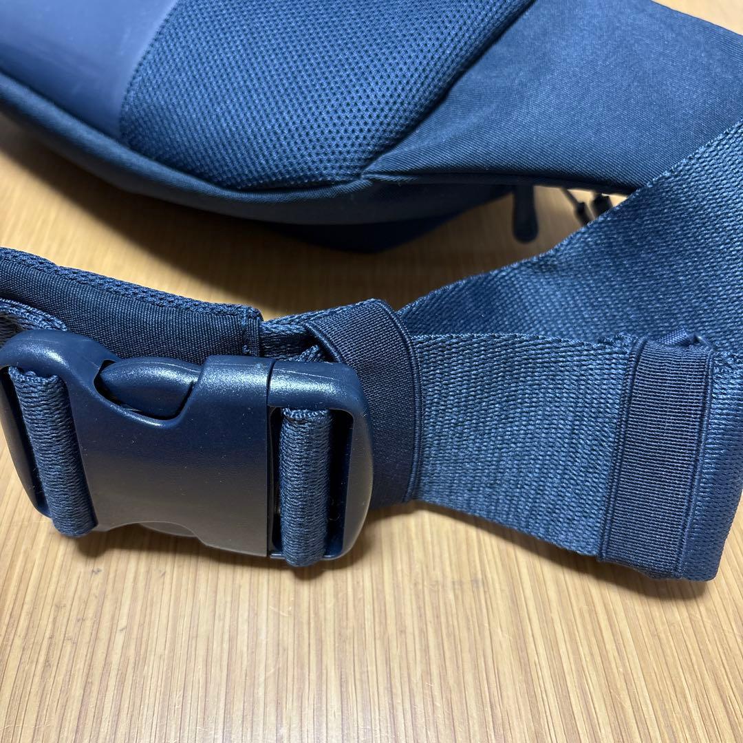 Pomulu ヒップシート ネイビー