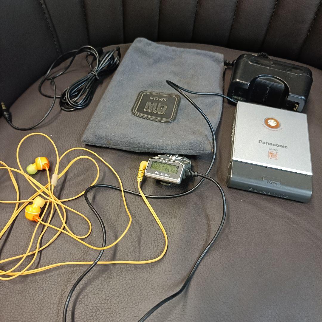 Panasonic ポータブルMDプレーヤー 本体と付属品