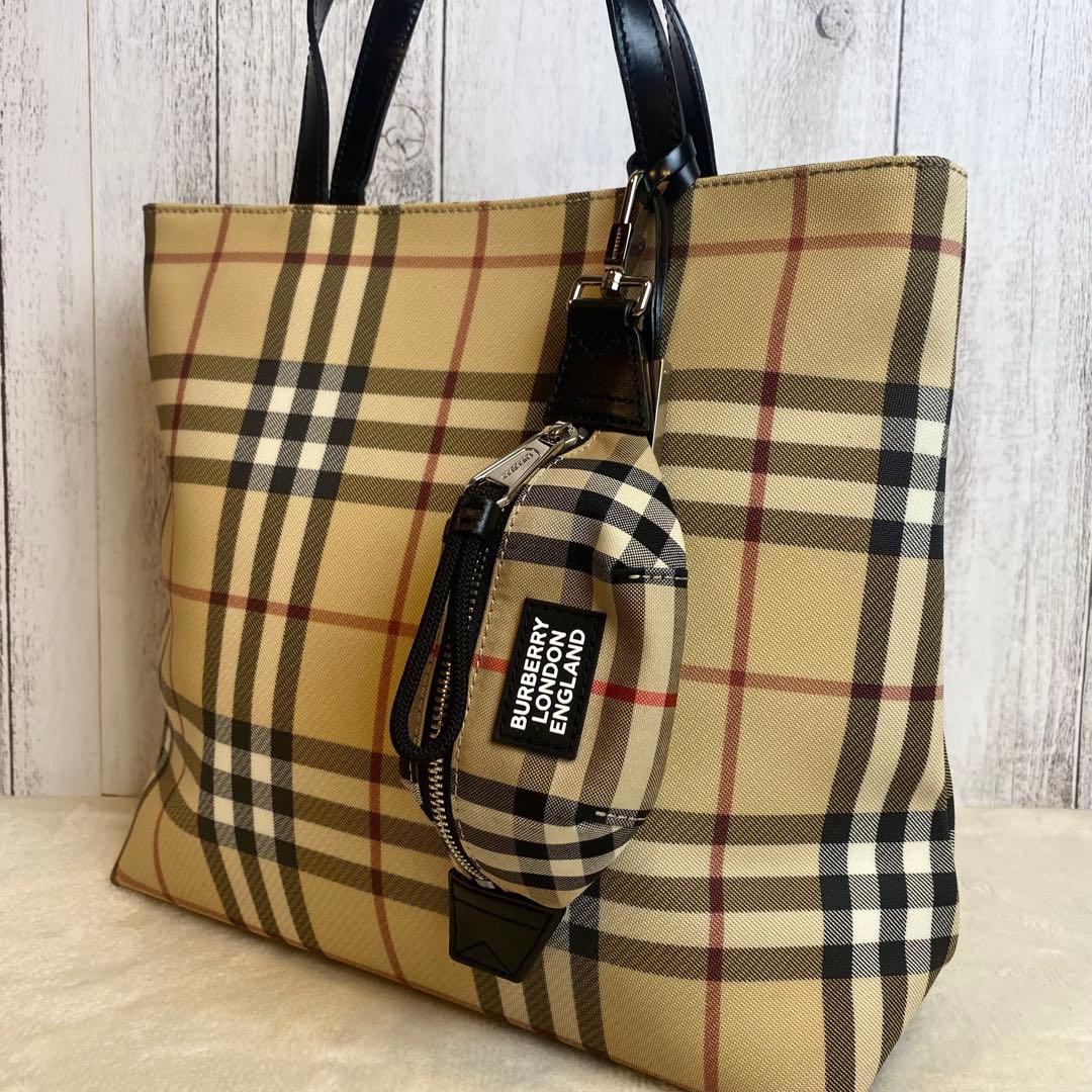 【専用】バーバリー ノバチェック ミニポーチ バッグチャーム キーリング