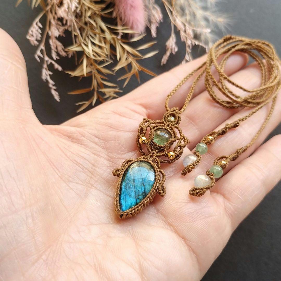 【専用】ラブラドライト＆グリーンストロベリークォーツのマクラメ編みネックレス