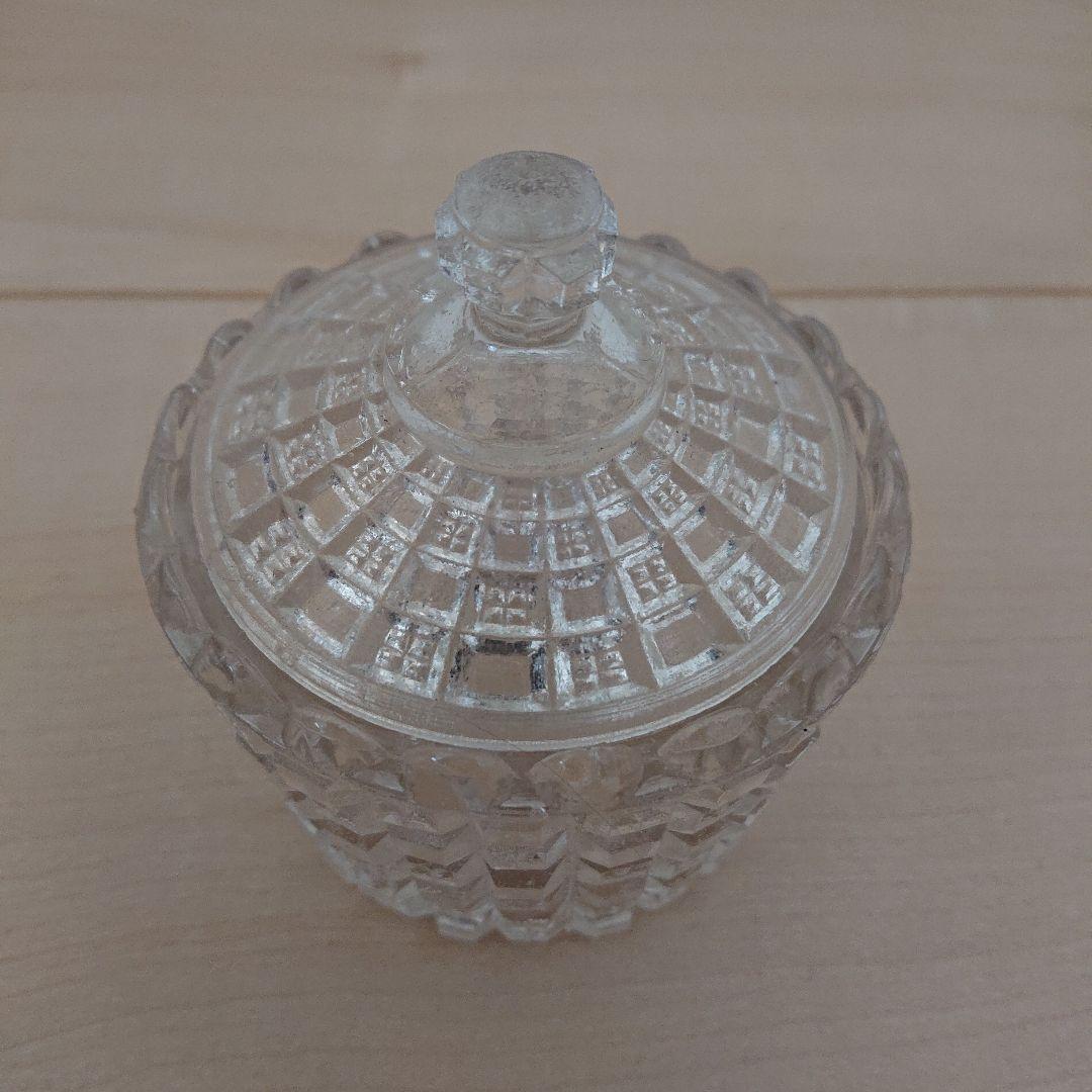 キャンディポット　シュガーポット　ボンボン入れ　プレスガラス　蓋物